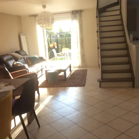 Chambre Privee Dans Maison En Colocation Homestay Roissy-en-France